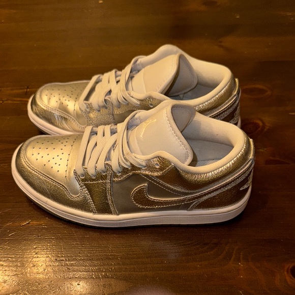 Nike Jordan 1 Low W6 Metallic Silver Sneakers - Picture 3 of 5